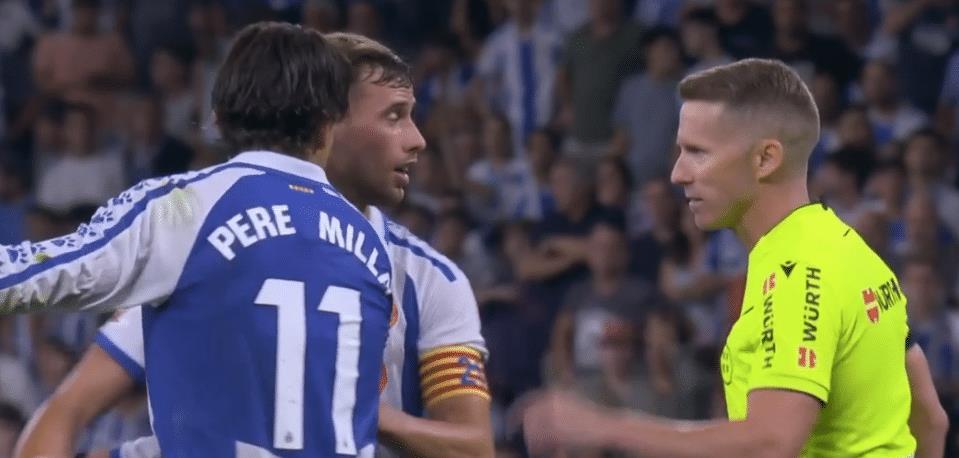 判了个点球, 竟然打偏了, 牙人 判了个点球, 竟然打偏了, 牙人