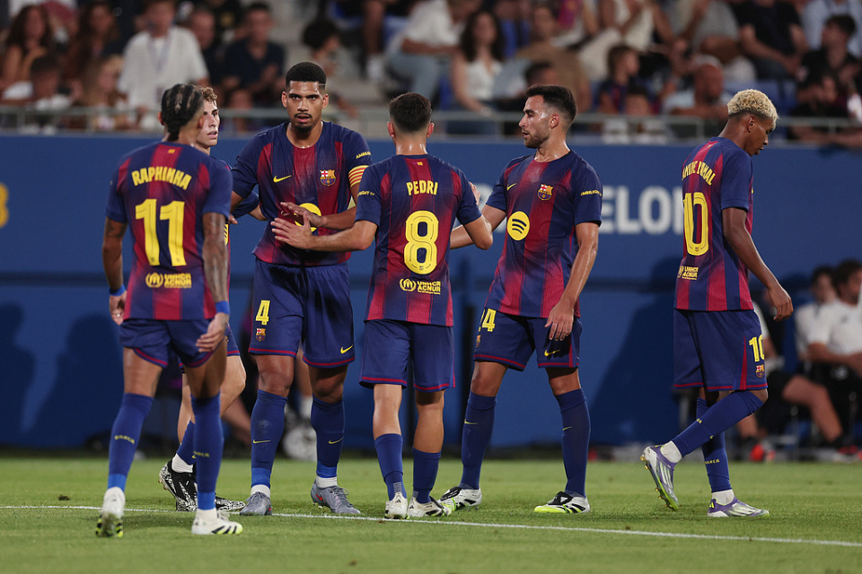 了亚马尔, 阿劳霍经常