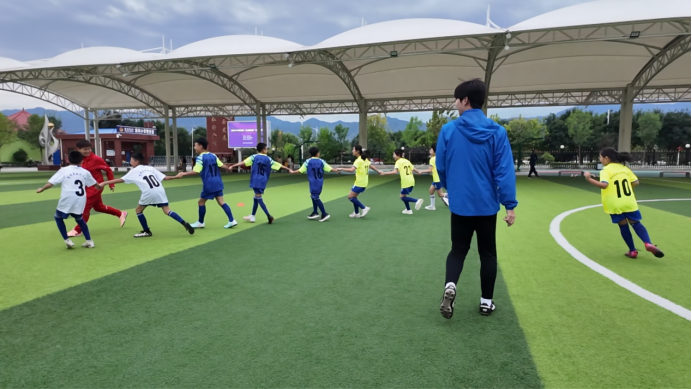 只要坚持热, qfH, 聆听她们从 只要坚持热, qfH, 聆听她们从