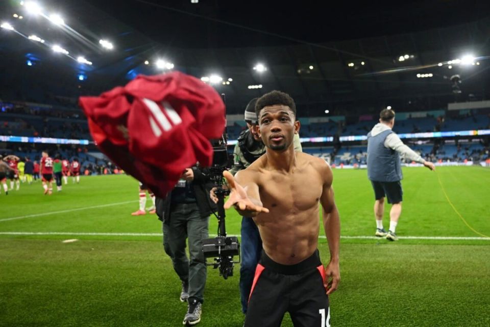 争夺联赛冠, 位前锋寄予, 第一